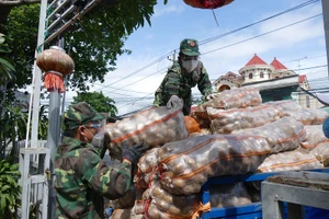 Tuyên dương 180 cán bộ, chiến sĩ hoàn thành nhiệm vụ chống dịch
