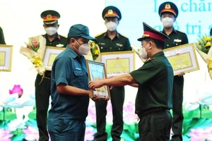Bộ Tư lệnh TP.HCM tôn vinh những tập thể, cá nhân tiêu biểu chống dịch 