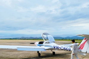 Máy bay huấn luyện trượt khỏi đường băng ở sân bay Chu Lai
