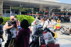 Sân bay Tân Sơn Nhất: khách tăng kỉ lục sau thời gian nghỉ Tết