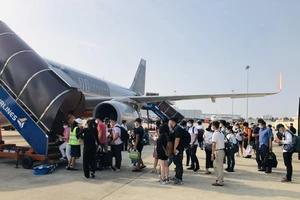 3 hãng bay khai thác 4.000 chuyến dịp lễ 30-4