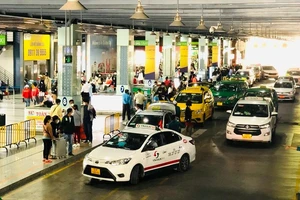 Kiểm tra chặt hoạt động vận tải và ùn tắc tại sân bay Tân Sơn Nhất