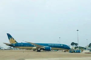Vietnam Airlines sa thải phi công dương tính chất cấm