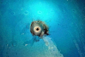 Máy bay Vietnam Airlines bị sét đánh thủng vỏ