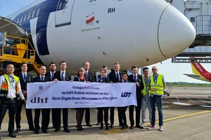 Nhiều chuyến bay quốc tế lần đầu đưa khách đến Phú Quốc