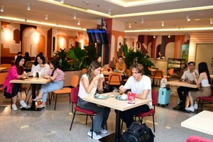 Sân bay Tân Sơn Nhất có phòng chờ phục vụ khách người Hồi giáo 