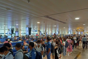 Vé máy bay hạ nhiệt nhanh sau ngày nghỉ lễ 