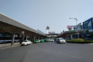 Yêu cầu 2 hãng taxi 'thổi' giá cước kiểm định toàn bộ đồng hồ tính tiền