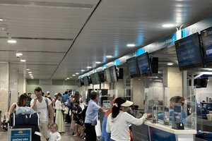 Ngăn chặn tình trạng ép giá, 'chặt chém' tại sân bay Tân Sơn Nhất dịp 2-9