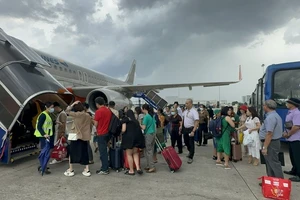 Đường bay du lịch đông đúc dịp cận lễ 2-9