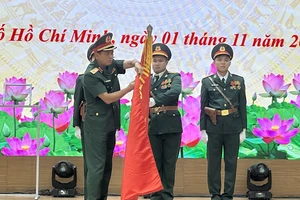 Báo Quân khu 7 nhận Huân chương Bảo vệ Tổ quốc hạng Ba