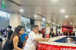 Hàng không nhộn nhịp khách ngoại dịp tết