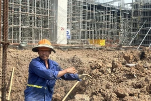 Những ngành nghề dễ bị bào mòn sức khỏe do nắng nóng khắc nghiệt