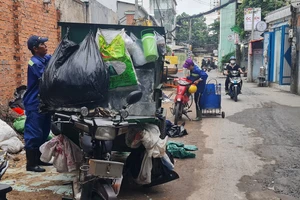 TP.HCM kiến nghị cấm xe thu gom rác thô sơ có khả thi?