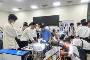 Ngành hàng không, công nghệ mới đến tận trường tuyển nhân tài