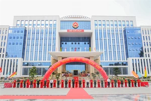 Quân khu 7 khánh thành tòa nhà Sở Chỉ huy, chào mừng đại hội đảng