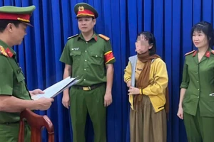 Bắt tạm giam người phụ nữ làm giả hồ sơ để rút tiền bảo hiểm xã hội