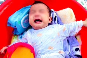Tìm thân nhân của bé gái 6 tháng tuổi bị bỏ rơi ở TP.HCM