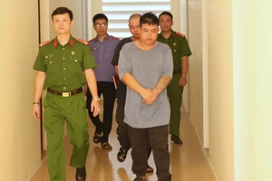Bị khởi tố vì rủ bạn tù đi tống tiền CSGT