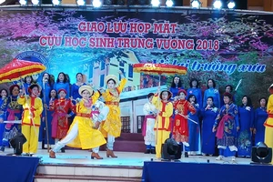Nữ sinh Trưng Vương vui mừng ngày hội ngộ