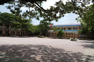 Trường Long Thới đang họp kỷ luật cô giáo 'im như thóc'