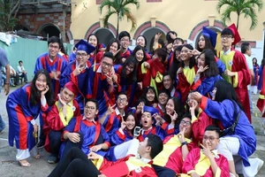 Sân trường Marie Curie tràn ngập sắc màu trong lễ tri ân