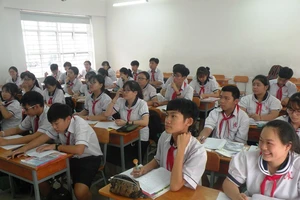 Muốn chuyển trường cho con, chỉ cần ngồi nhà nhấp chuột