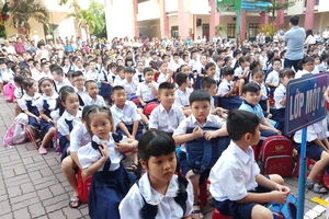 Chấn chỉnh chuyện ê a báo cáo thành tích trong lễ khai giảng