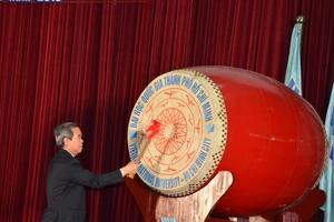 Ủy viên Bộ Chính trị chia sẻ chuyện 'rất giàu và rất nghèo'