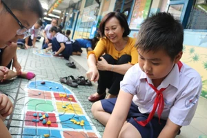 Đã vời được 'đối thủ' đánh bật game điện tử khỏi trường học