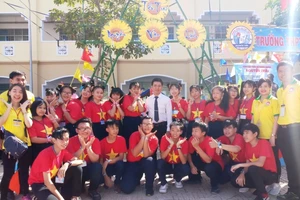 Hơn 10.000 học sinh hào hứng tham dự hội trại truyền thống