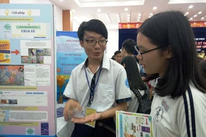 “Hội chứng sợ thiếu điện thoại” đạt giải nhất cuộc thi KH-KT