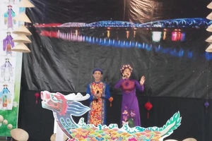 Tái hiện không gian Huế trong tiết học môn Văn