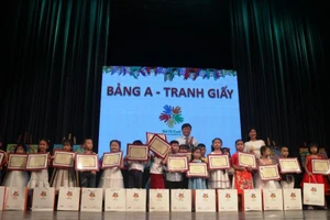 500 thí sinh nhận giải thưởng Nét Vẽ Xanh lần thứ 22