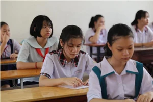 Tuyển sinh 10: Điểm chuẩn sẽ giảm nhưng không nhiều
