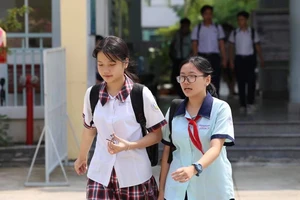 TP.HCM: Điểm chuẩn lớp 10 chuyên giảm từ 5-7 điểm! 