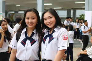 Nữ sinh Gia Định rạng ngời trong lễ tri ân