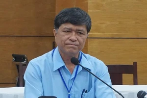 TP.HCM: 1 cán bộ coi thi phát đề sớm trước 6 phút