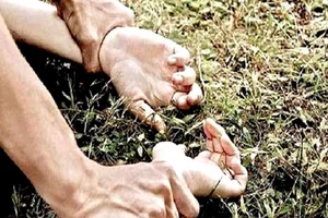 Nghi vấn bảo vệ hiếp dâm học sinh tại quận Bình Tân