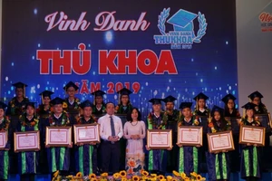 TP.HCM vinh danh 66 thủ khoa năm 2019