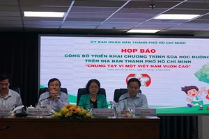 Từ 1-11, hơn 300.000 trẻ tại TP.HCM được uống sữa học đường