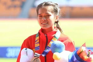 Nữ sinh ĐH Quy Nhơn Hồng Lệ thi đấu quả cảm tại SEA games 30