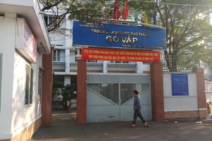 GV đưa đề lên Facebook sẽ bị cắt 20 triệu thu nhập tăng thêm