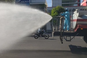 1 tấn thuốc sát khuẩn được phun tại TP Phan Thiết