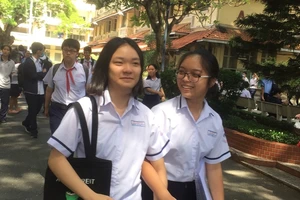 Đề Văn không chuyên vào lớp 10 Phổ thông Năng khiếu