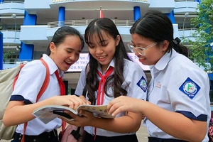 Học sinh tham dự kỳ thi tuyển sinh vào lớp 10 năm 2020. Ảnh: NGUYỆT NHI