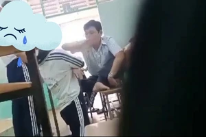 TP.HCM: Thầy giáo bắt học sinh quỳ giữa lớp và tát