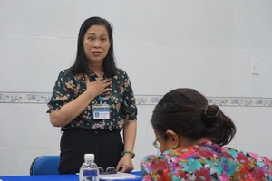 Hiệu trưởng trường Trần Văn Ơn bị tạm đình chỉ công tác 