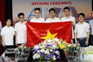 HS lớp 10 đoạt Huy chương Vàng Olympic Toán học quốc tế 2020