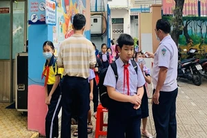 Dịch COVID-19: Trường học hoãn sinh hoạt ngoại khóa